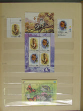 Charger l'image dans la galerie, L'Europe ne complète presque que des phrases toutes différentes avec de meilleures valeurs