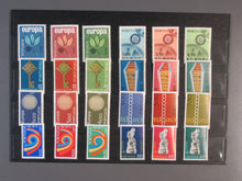 Charger l'image dans la galerie, L'Europe ne complète presque que des phrases toutes différentes avec de meilleures valeurs