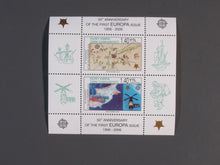 Charger l'image dans la galerie, L'Europe ne complète presque que des phrases toutes différentes avec de meilleures valeurs