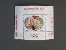 Charger l'image dans la galerie, L'Europe ne complète presque que des phrases toutes différentes avec de meilleures valeurs