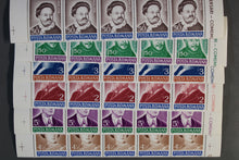 Lade das Bild in den Galerie-Viewer, Satzware Rumänien über 70 versch. per 5 ** Michelwert online Katalog 2021 ca. 1460,00