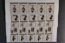 Lade das Bild in den Galerie-Viewer, Satzware Rumänien über 70 versch. per 5 ** Michelwert online Katalog 2021 ca. 1460,00